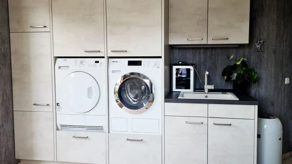 Hauswirtschaftsraum in Haus von Eksjöhus