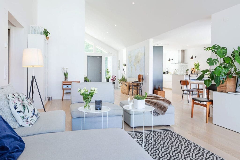 Mit Farben und Pflanzen wird jedes Schwedenhaus von Eksjöhus zur Wohlfühloase. Mit unseren Tipps schaffen Sie Atmosphäre und Persönlichkeit.