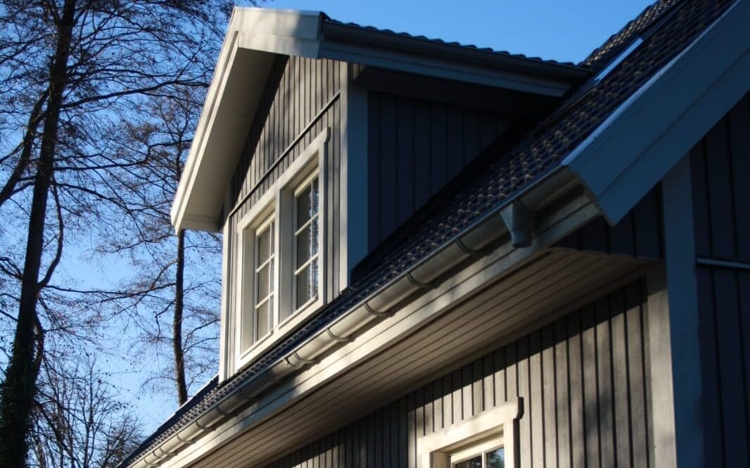 Graues Knutstorp von Eksjöhus in Berlin im Bau