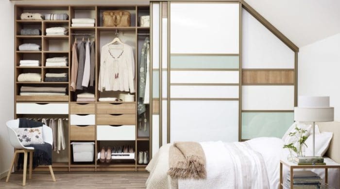 Den eigenen Stil finden: mit intelligenten Aufbewahrungssystemen wie Schiebetürenschränken fällt es leichter