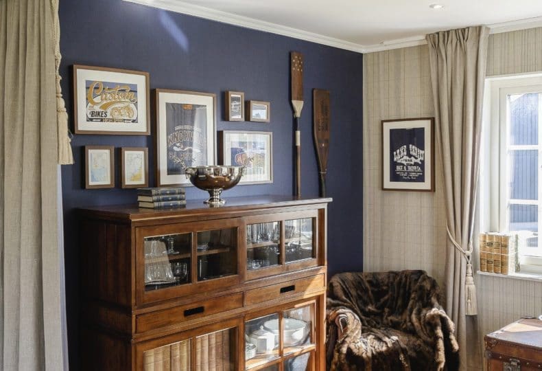 Einrichtungsempfehlung für Liebhaber des Natürlichen: Der Landhausstil integriert antike Möbel, rustikale Materialien und kräftige oder pastellige Wandfarben