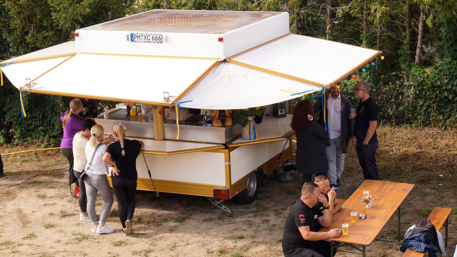 Getränkewagen beim Mittsommerfest in Trebbin-Glau