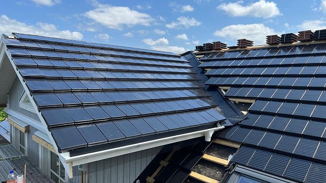 Eksjöhus Deutschland auf Instagram: Solardachziegel auf Neubau