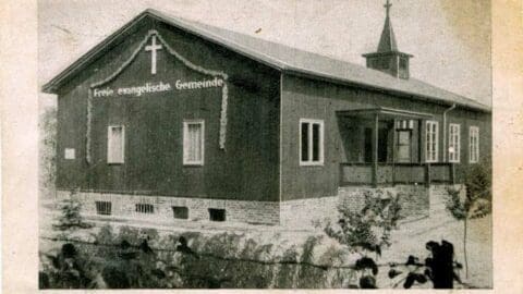 Berliner Schwedenkirche festlich geschmückt zur Einweihung