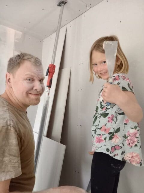 Andreas Bohn in seinem Ausbauhaus von Eksjöhus